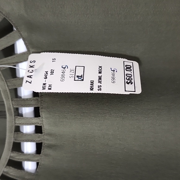 Zacks top - Picture 3 of 8